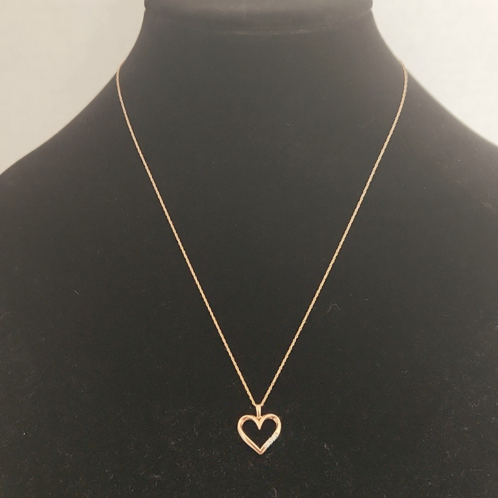 Zales Neclace 10k Rose Gold 3 Diamond Heart Pendant
